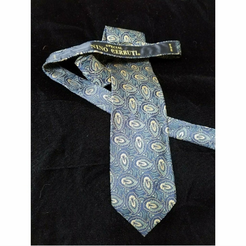 Nino Cerruti Paris Blue Gold Silk Tie